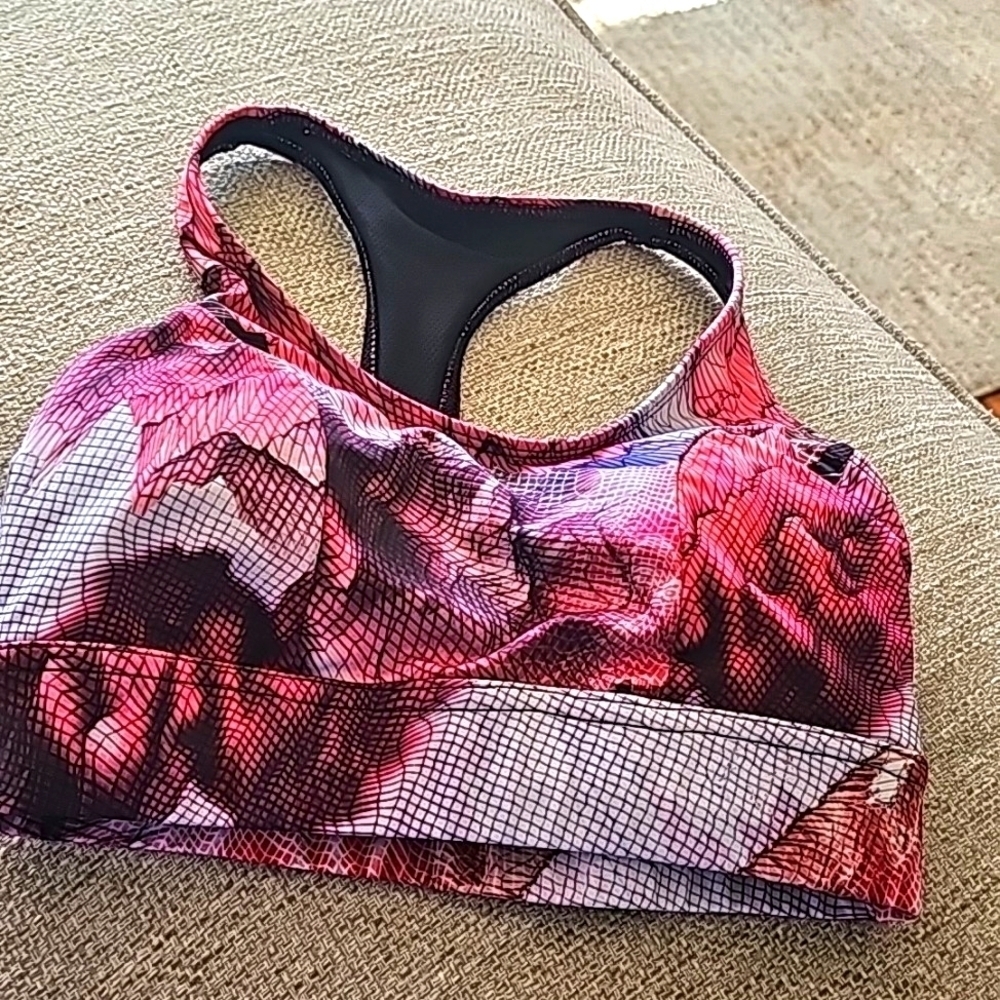 Onzie.com racerback tank top red abstract patterns s/m